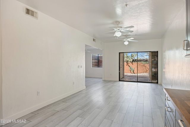 156 E Limberlost Dr Unit 101, Tucson, AZ 85705