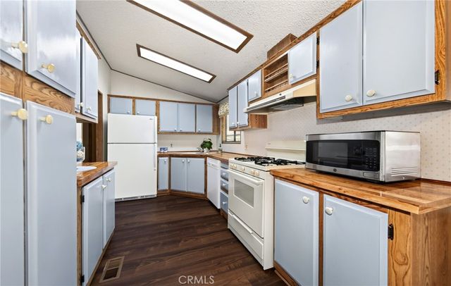 1300 W Menlo Avenue 188, Hemet, CA 92543