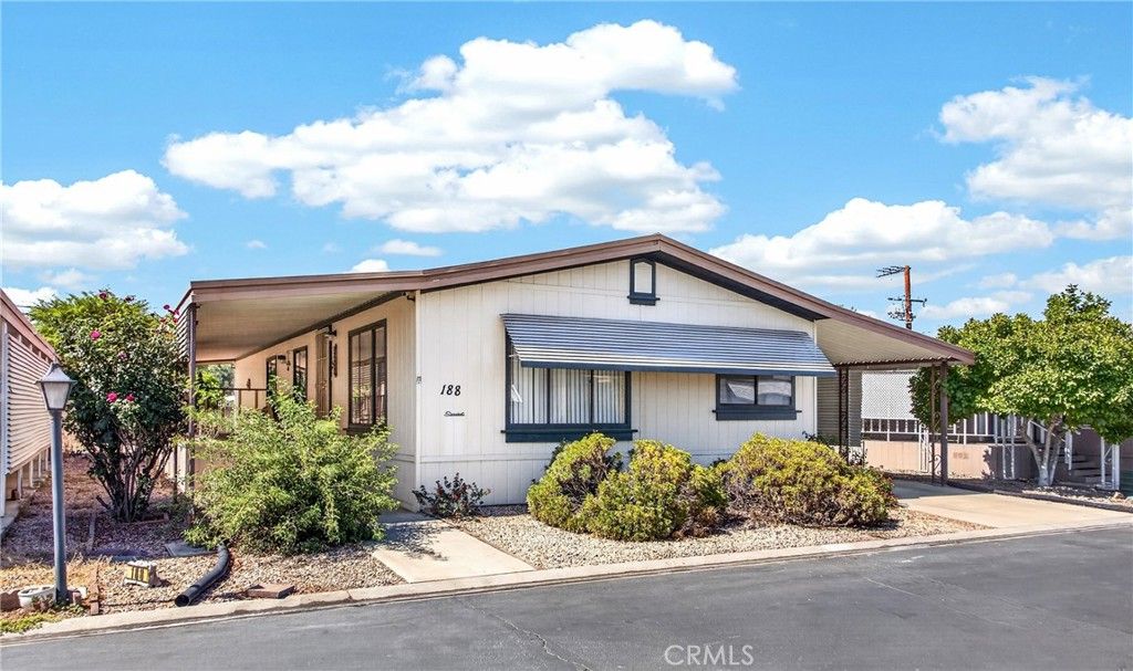 1300 W Menlo Avenue 188, Hemet, CA 92543