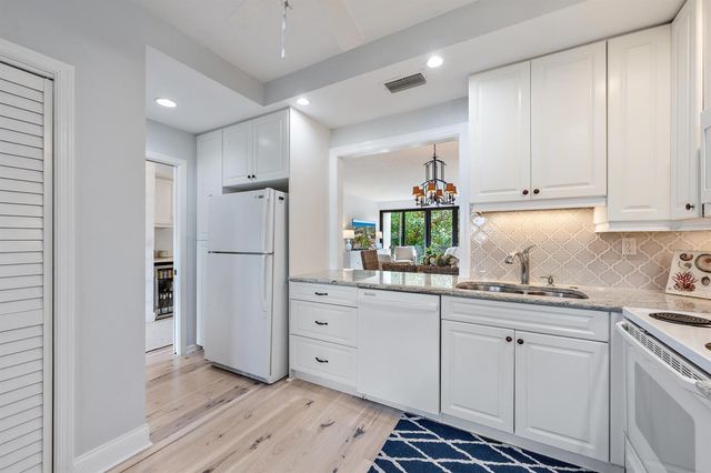 70 Celestial Way 110, Juno Beach, FL 33408
