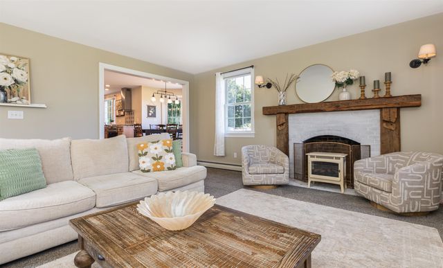 93 Bunker Hill Avenue, Stratham, NH 03885