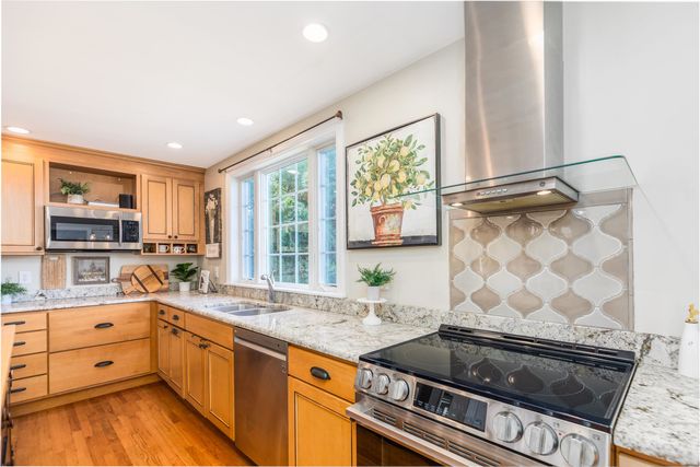 93 Bunker Hill Avenue, Stratham, NH 03885