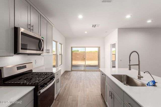 14115 E Canidae Drive, Vail, AZ 85641