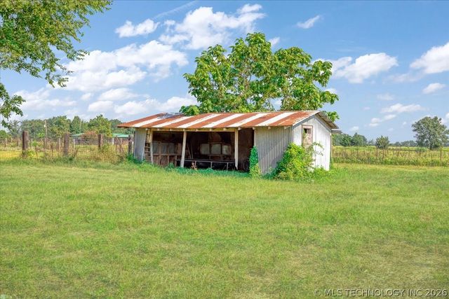 1355 Armstrong Academy, Bokchito, OK 74726