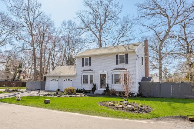 58 Freya Road, Rocky Point, NY 11778