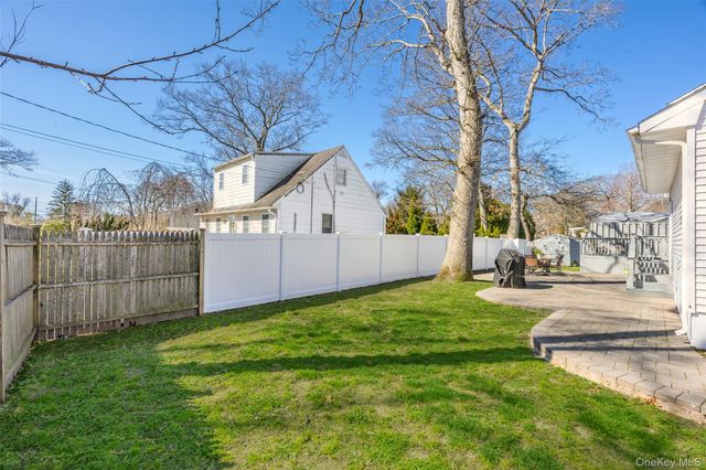 58 Freya Road, Rocky Point, NY 11778