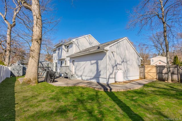 58 Freya Road, Rocky Point, NY 11778