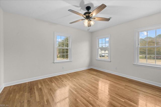 8957 River CRES, Suffolk, VA 23433