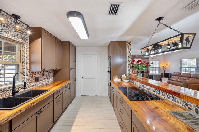 17885 NE 2ND PLACE, Williston, FL 32696