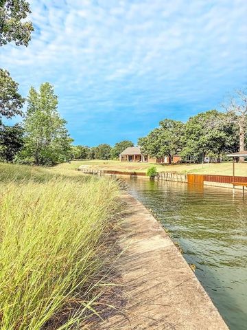 14216 Clark Drive, Streetman, TX 75859