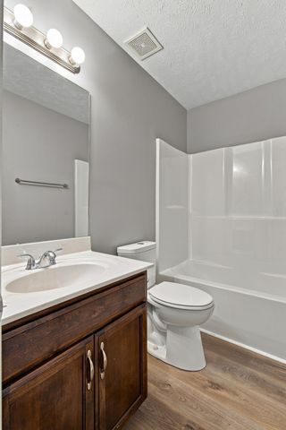 525 Fox Trot Dr, Clarksville, TN 37042