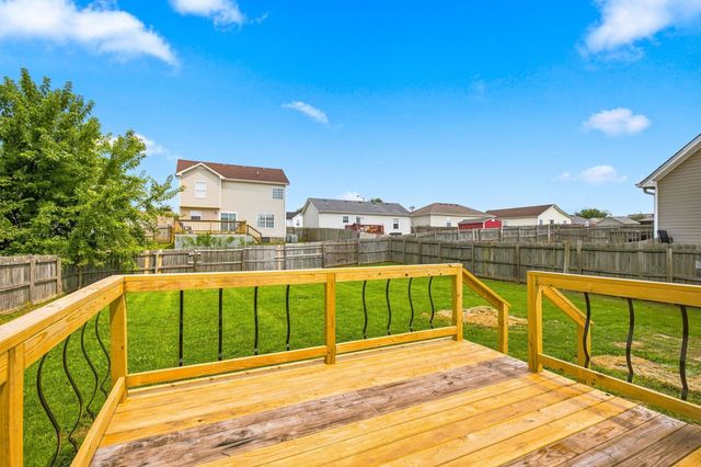 525 Fox Trot Dr, Clarksville, TN 37042