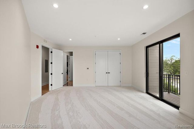 1760 E Auburn Road 2A, Rochester Hills, MI 48307