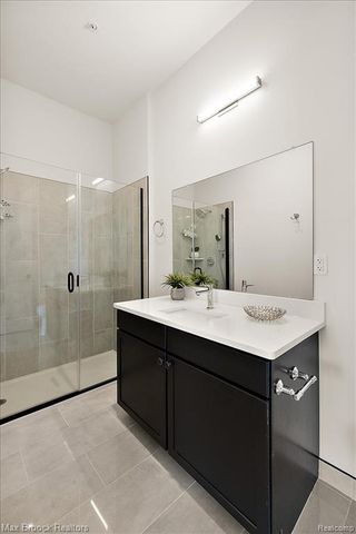 1760 E Auburn Road 2A, Rochester Hills, MI 48307
