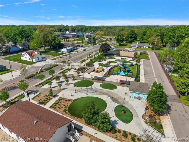 1760 E Auburn Road 2A, Rochester Hills, MI 48307