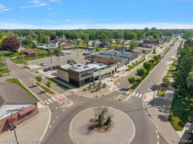 1760 E Auburn Road 2A, Rochester Hills, MI 48307