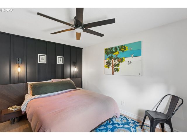 10910 Ne KNOTT St, Portland, OR 97220