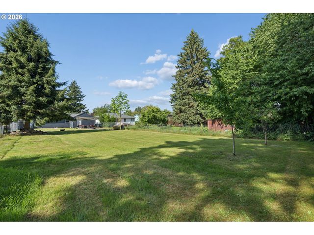10910 Ne KNOTT St, Portland, OR 97220