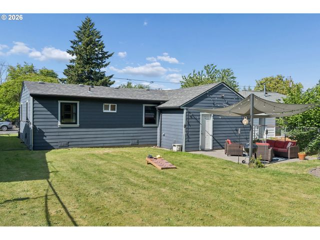10910 Ne KNOTT St, Portland, OR 97220
