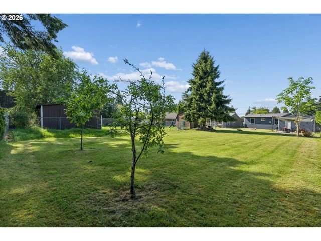 10910 Ne KNOTT St, Portland, OR 97220