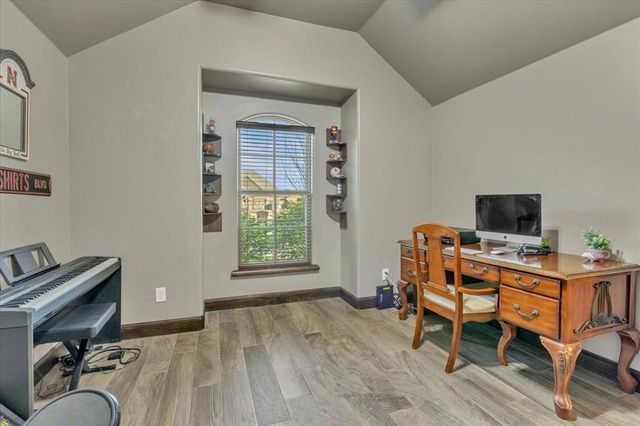 2217 Sugar Sands Road, Yukon, OK 73099