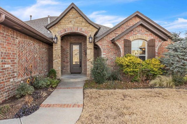 2217 Sugar Sands Road, Yukon, OK 73099