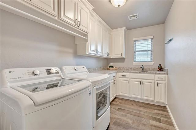 2217 Sugar Sands Road, Yukon, OK 73099