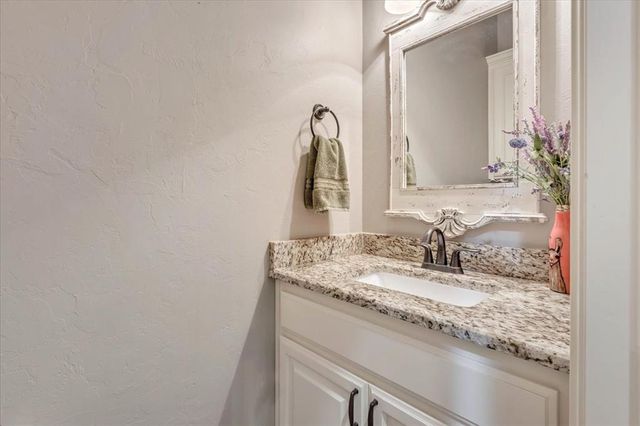 2217 Sugar Sands Road, Yukon, OK 73099