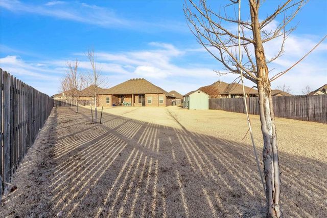2217 Sugar Sands Road, Yukon, OK 73099