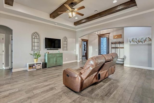 2217 Sugar Sands Road, Yukon, OK 73099