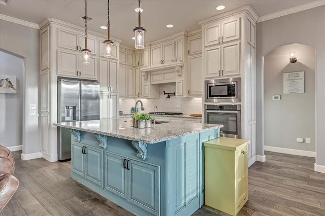 2217 Sugar Sands Road, Yukon, OK 73099