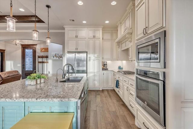 2217 Sugar Sands Road, Yukon, OK 73099