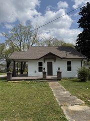 204 Hobson Ave, Shelbyville, TN 37160