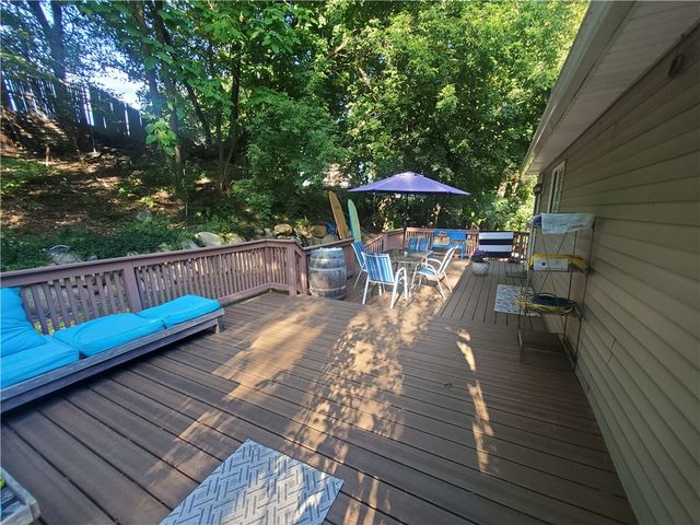 85 Shattock Avenue, Warwick, RI 02886