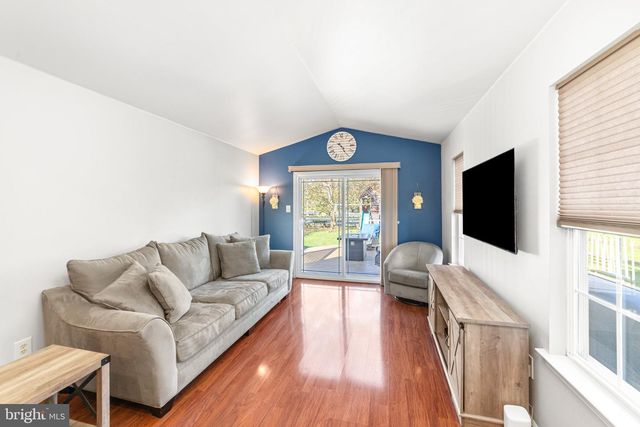 213 FOREST PARK DR, Chalfont, PA 18914