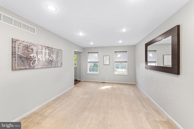 213 FOREST PARK DR, Chalfont, PA 18914