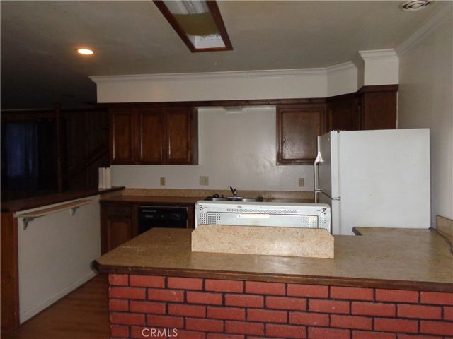 1021 Coulter Pine, Crestline, CA 92325