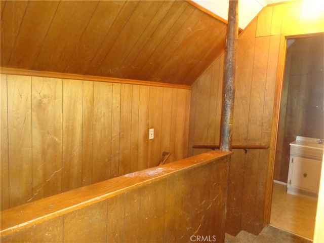 1021 Coulter Pine, Crestline, CA 92325