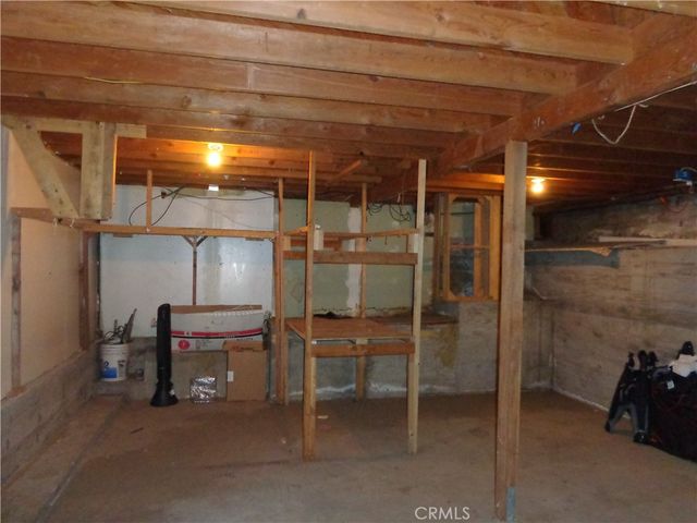 1021 Coulter Pine, Crestline, CA 92325