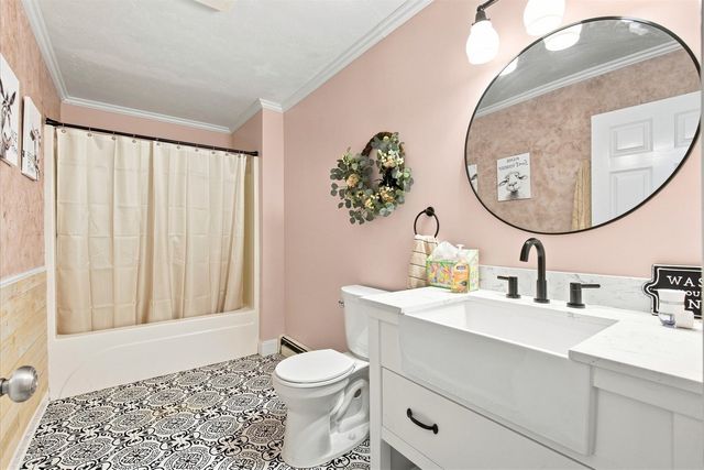 31 Quaker Village Ln, Sandwich, MA 02537