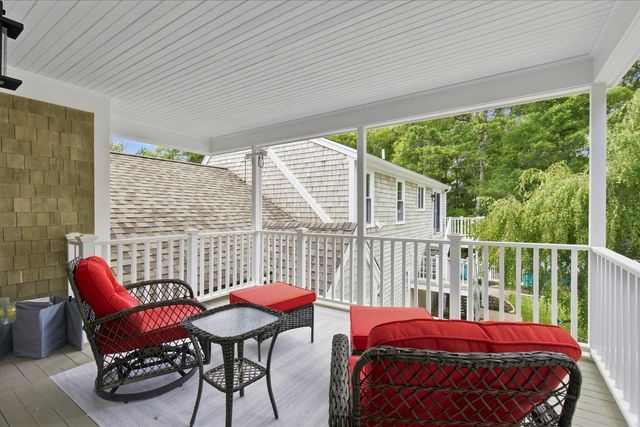 31 Quaker Village Ln, Sandwich, MA 02537