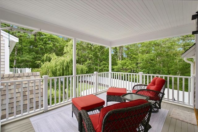 31 Quaker Village Ln, Sandwich, MA 02537