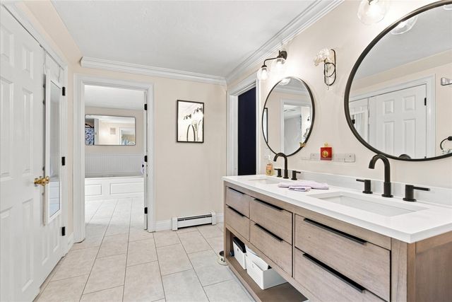 31 Quaker Village Ln, Sandwich, MA 02537