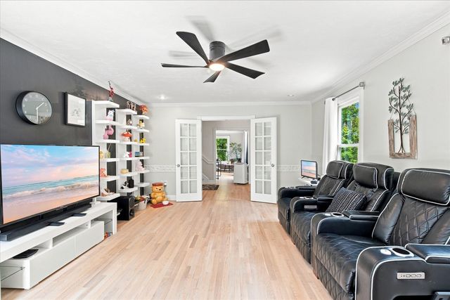 31 Quaker Village Ln, Sandwich, MA 02537