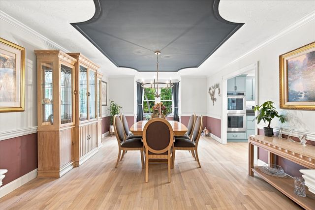 31 Quaker Village Ln, Sandwich, MA 02537