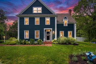 31 Quaker Village Ln, Sandwich, MA 02537