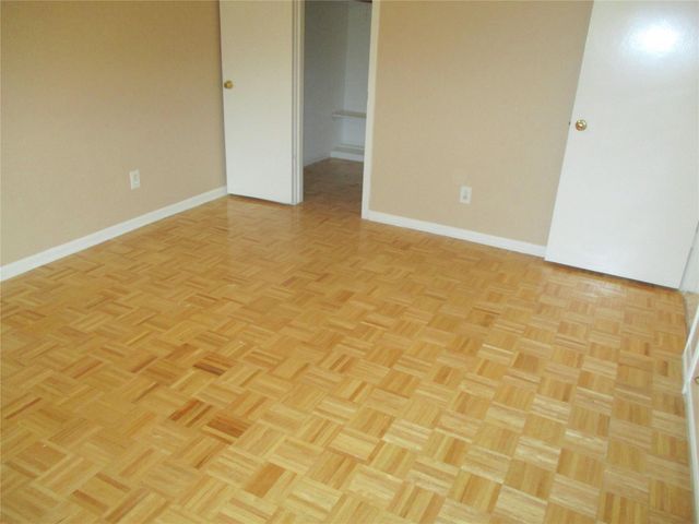 10122 Shadow Wood Drive 16, Houston, TX 77043