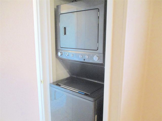 10122 Shadow Wood Drive 16, Houston, TX 77043