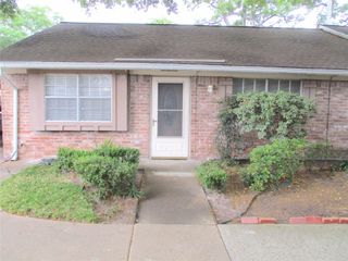 10122 Shadow Wood Drive 16, Houston, TX 77043