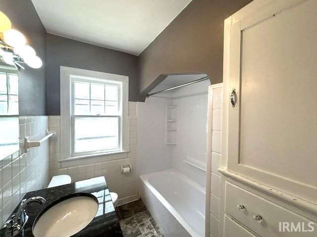 104 S Weinbach Avenue, Evansville, IN 47714